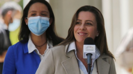 Teresa Marinovic y Rocío Cantuarias donarán sus sueldos y acusan “despilfarro” en la Convención.